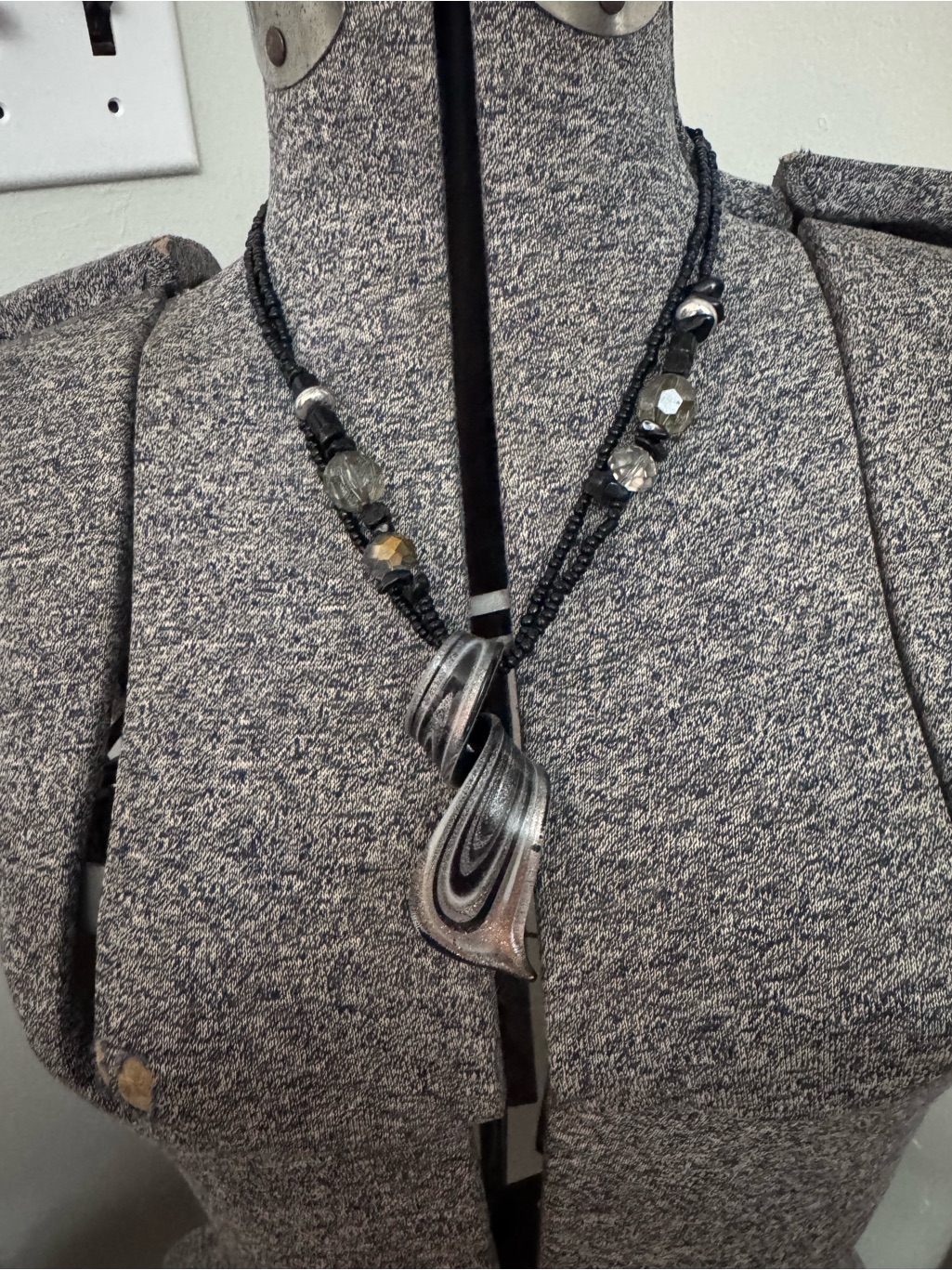 Vintage Tara Vanessa Glass Necklace
